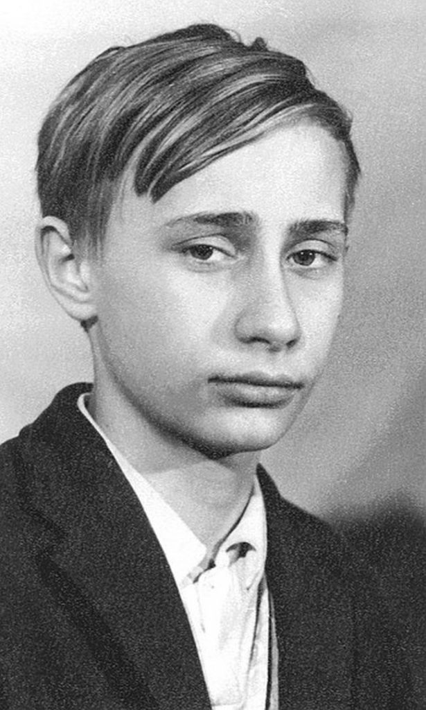 Biografi Vladimir Putin Muda - AkuPaham. Sumber Enputinkremlinru